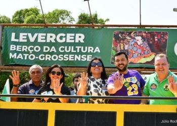 Professor Allan Kardec e Max Russi mobilizam apoiadores com carreata