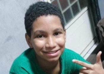 Trave de gol cai e mata menino de 11 anos em campo de futebol de VG