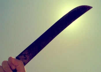 Marido ameaça esposa com facão e é preso em flagrante pela polícia