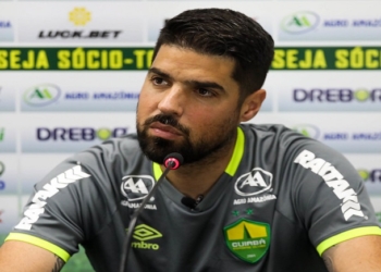 “Vamos procurar resultados e não desculpas”, diz António Oliveira ao projetar duelo com Athletico-PR
