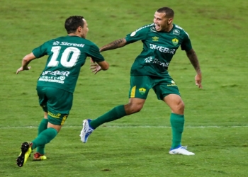 Sidcley celebra primeiro gol com a camisa do Cuiabá e mira sequência na reta final da temporada