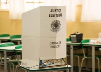 Eleitor é preso pela Polícia Militar durante confusão em local de votação