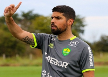 Na luta contra o rebaixamento com o Cuiabá, António Oliveira tem apenas 31%,9 de aproveitamento