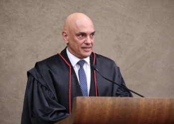 Ministro Alexandre de Moraes determina que PRF e PMs desbloqueiem as rodovias federais