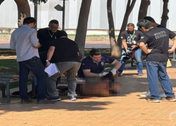 Homem de 58 anos é encontrado morto com perfuração no peito na Orla do Porto em Cuiabá
