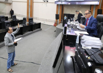Deputados repudiam ameaças feitas contra jornalista da ALMT