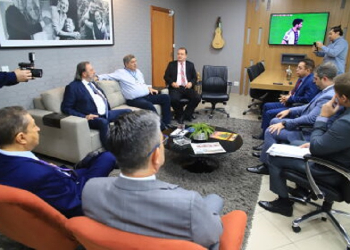 Novelli entrega proposta de Código de Processo de Contas no Parlamento