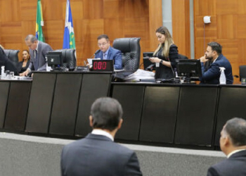 Deputados aguardam proposta do governo para votar a ‘PEC dos aposentados’