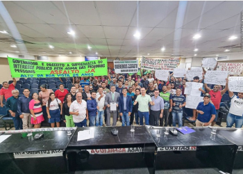 Após audiência realizada por Elizeu, prefeito de Cuiabá autoriza governo asfaltar bairros