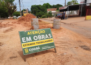 Morador reclama de descaso da prefeitura na execução de obra na Av. Acácia Cuiabana