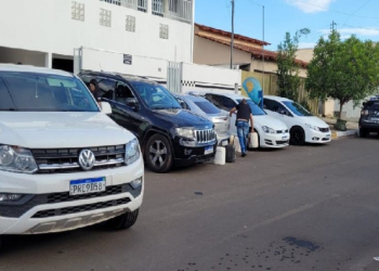 Operação apreende apreende 15 veículos e R$ 205 mil com integrantes de quadrilha de furto