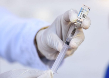 Quarta dose da vacina será aplicada em pessoas com mais de 30 anos a partir desta quarta-feira