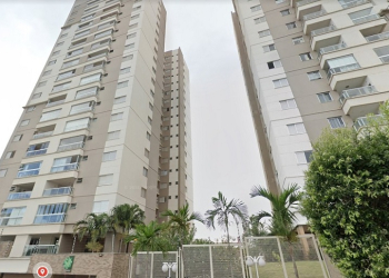 Prédio de luxo pega fogo após explosão de ar-condicionado; ninguém se feriu