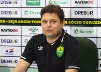 Vice do Cuiabá acredita em permanência de António Oliveira; “a gente quer que ele fique”