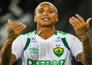 Artilheiro do Cuiabá no Brasileiro, Deyverson celebra permanência; “esse clube não merecia descer”