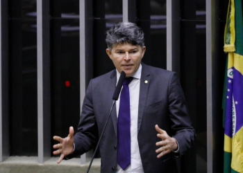 TSE derruba conta de José Medeiros no Twitter por questionamentos sobre as urnas eletrônicas