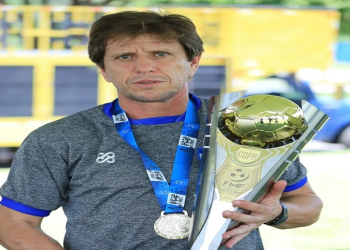 Após título da Copa FMF, Mário Roberto permanece no comando técnico do Nova Mutum