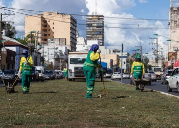 Limpurb reforça o trabalho de limpeza da região central durante o fim de ano