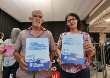 “Esperei 25 anos pela escritura da minha casa e agora o Governo me presenteou”, diz morador