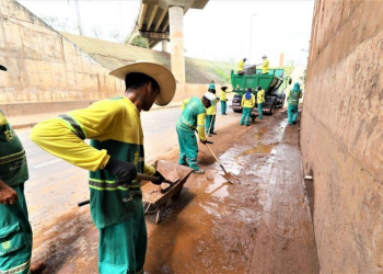 Prefeitura de Cuiabá reforça ações preventivas de limpeza em córregos e vias