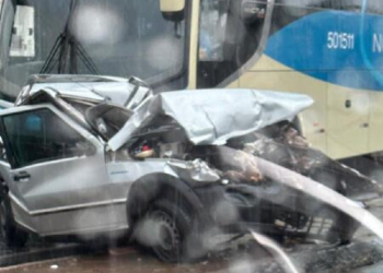 Acidente na Av. Miguel Sutil envolvendo um ônibus deixa motorista gravemente ferido