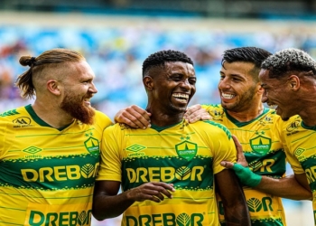 Isidro Pitta rouba a cena e Cuiabá goleia o Mixto na abertura do Campeonato Mato-grossense