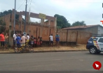 Homem é morto a tiros e mulher baleada em frente a construção de igreja