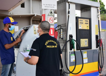 Procon fiscaliza postos de combustíveis para coibir preços abusivos