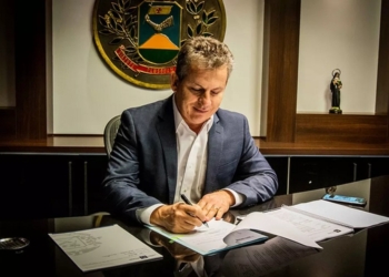 Governador sanciona LOA 2023, com previsão de investimento de R$ 4 bilhões em obras e ações