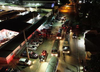 Detentos do Carumbé são transferidos durante a madrugada para presídio em Várzea Grande