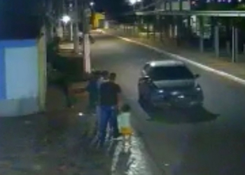Vídeo mostra homem sendo raptado pelo Comando Vermelho em frente a hotel em Várzea Grande