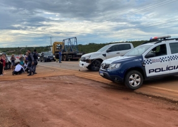 Acidente próximo a Chapada entre caminhonete e moto paralisa trânsito na MT-251