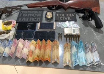 Polícia Civil e PM prendem três pessoas vendendo drogas na zona rural de Vila Rica
