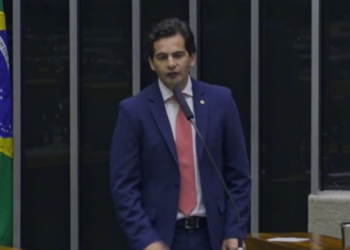 “Uma quadrilha está roubando a Saúde de Cuiabá”, dispara Fábio Garcia