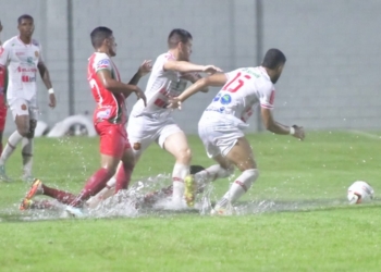 Operário e União empatam no Dito Souza em gramado prejudicado pela chuva