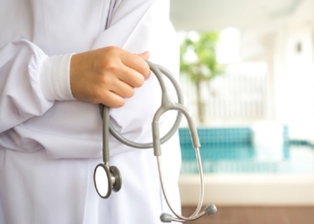Brasil tem 546 mil médicos; proporção é de 2,56 por mil habitantes