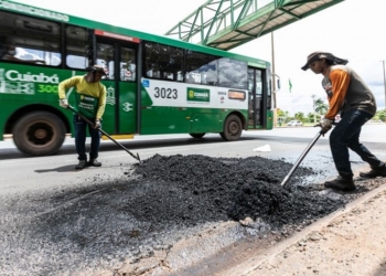 Secretaria de Obras mantém operação de tapa-buracos em diversos pontos da cidade