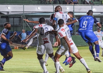 Dom Bosco vira pra cima do Cacerense e fica a um passo da classificação no Mato-grossense