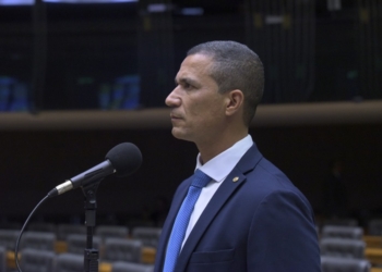 Coronel Assis defende CACs e clube de tiros em reunião da comissão de Segurança com o ministro Flávio Dino