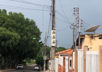 Vereador Marcus Brito pede a retirada de fiação inutilizada dos postes da Capital