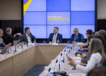Em reunião com governador, ministro afirma que já há recursos para “destravar” BRs-158 e 242