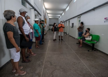 Primeiro dia de vacinação bivalente aplicada contra Covid registra boa adesão
