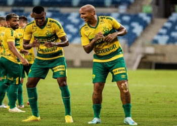 Com dois gols de Deyverson, Cuiabá vence o Ceilândia e avança de fase na Copa Verde