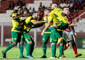 Cuiabá vence o Vila Nova fora de casa e fica muito próximo das semifinais da Copa Verde