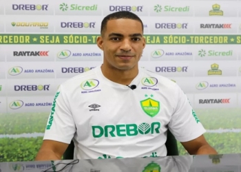 Jenison volta de empréstimo do Guarani, mas tem futuro incerto no Cuiabá