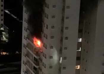 Apartamento é consumido pelo fogo no bairro Quilombo, em Cuiabá