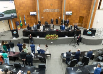 ALMT entrega Comenda Dante de Oliveira a 13 autoridades do TRE/MT
