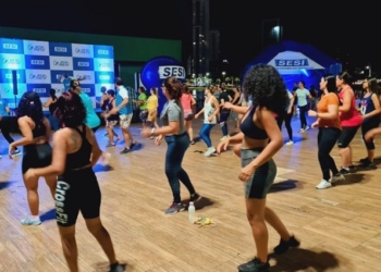 Parceria entre Limpurb e Sesi-MT oferta aulas de ritmo e treinamento funcional no Parque das Águas