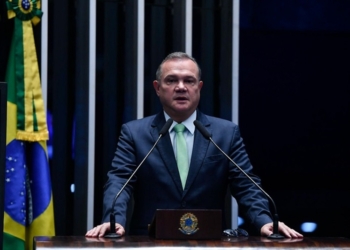 Wellington Fagundes vota contra MP da reestruturação dos ministérios