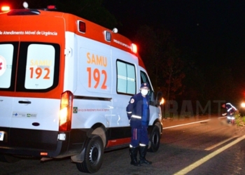 Dois homens morrem após acidente entre moto e caminhonete na BR-364